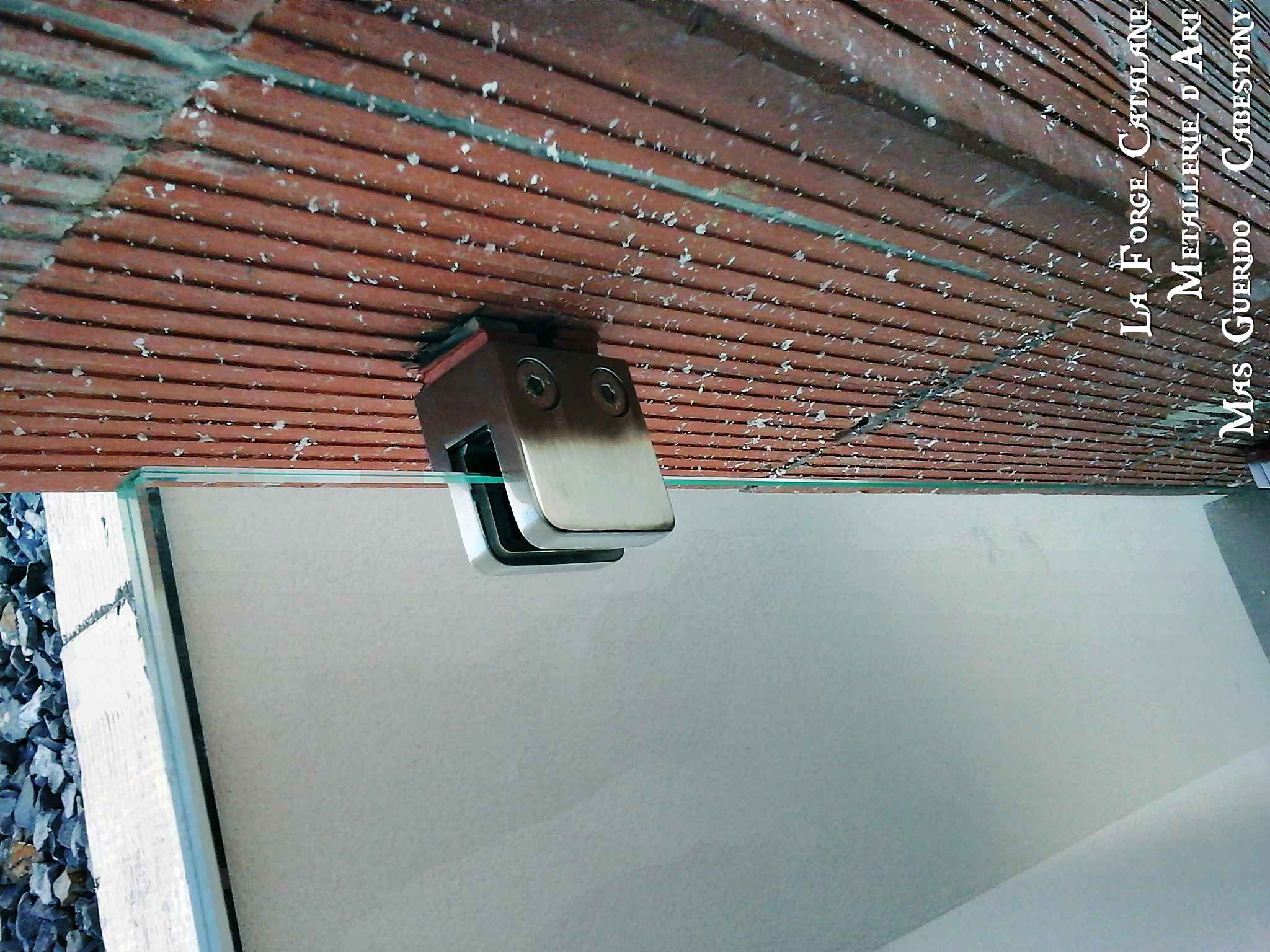 garde corps vitrage petit espace sans main courante forge catalane 2.jpg